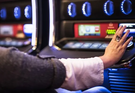 问鼎娱乐 应用背景